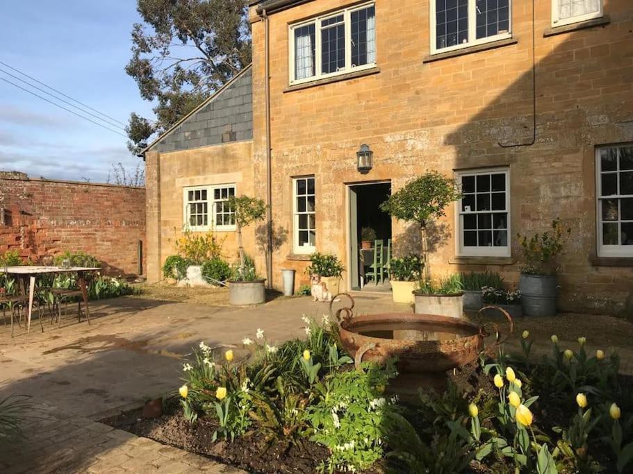 Escape To Ash House 18Th Century Manor In Somerset Martock Exterior photo